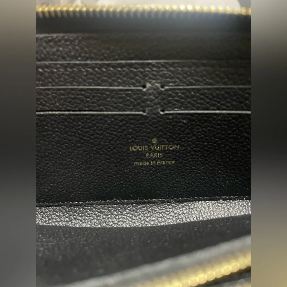 Authentic Louis Vuitton Clèmence Wallet Barely Used